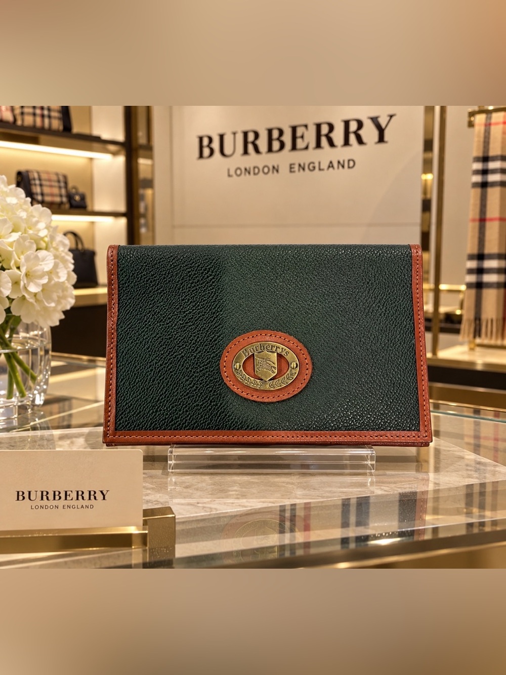 Vintage Burberrys Dark Green and Brown Leather Women’s Fold Wallet